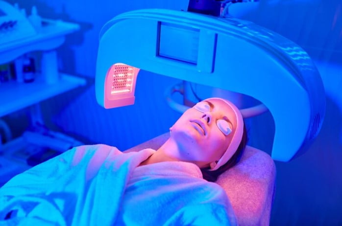 Exploring the Applications of LED Light Therapy in Skincare